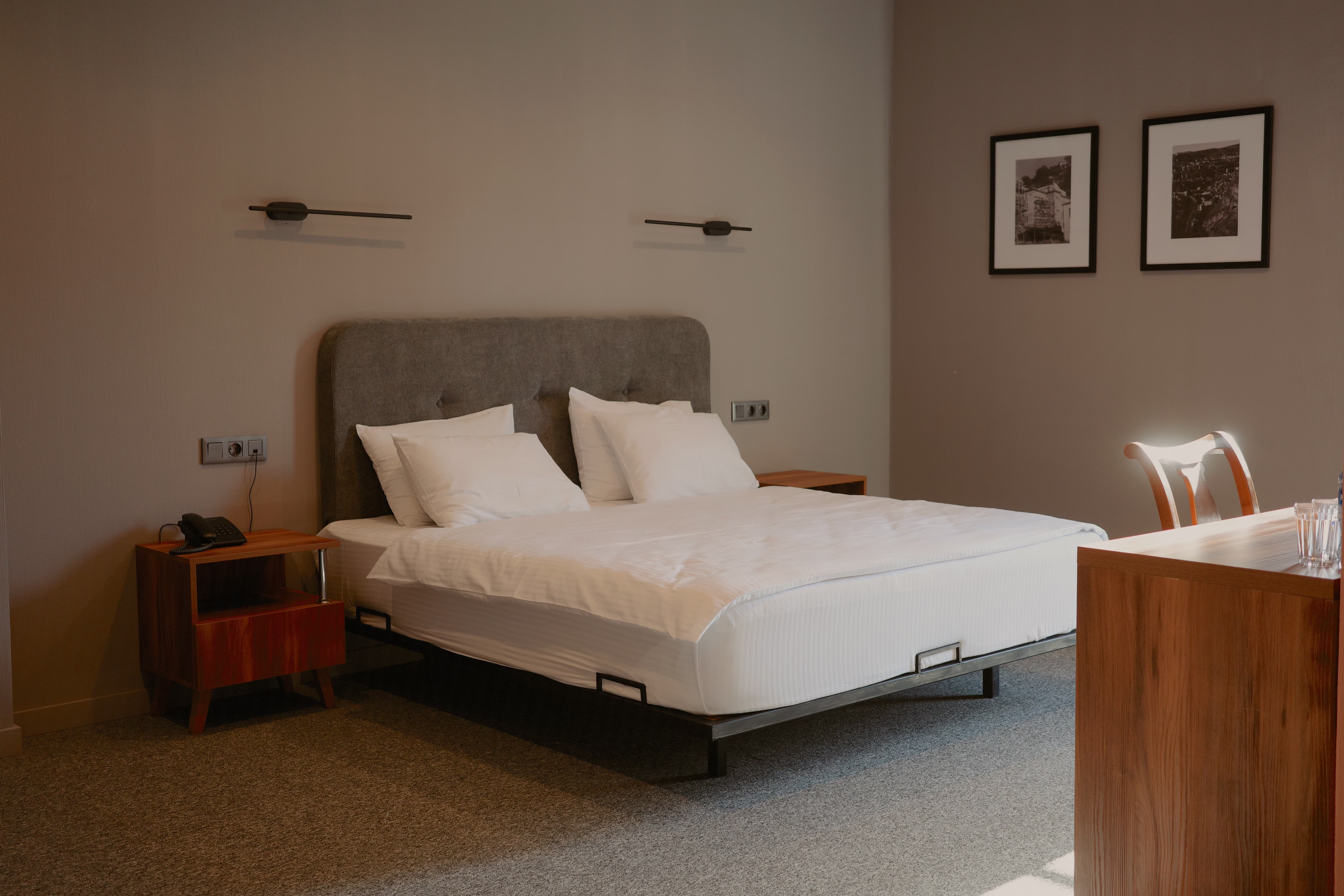 Hotel Chiatureli Bedroom